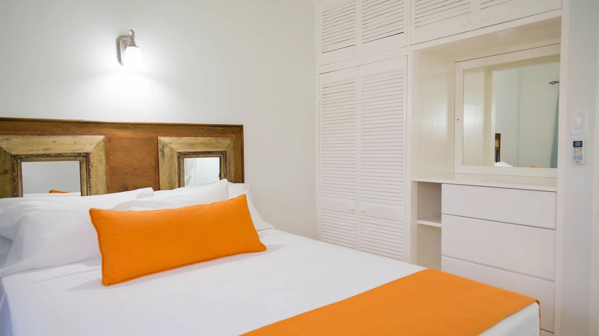 Centrally Located Guest Apartments II Kingston